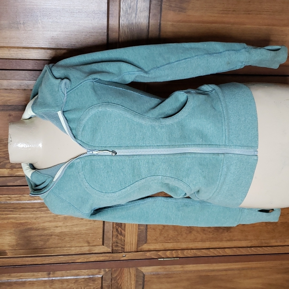 Lululemon NWOT Scuba Hoodie Sz 2